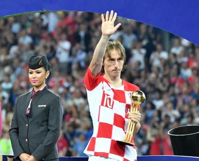 他是从谷底往上爬的那种人