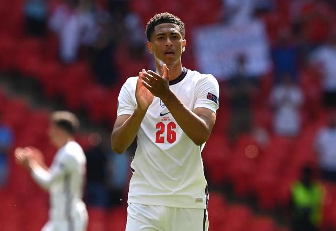 球队开场三分钟就进球，太狠