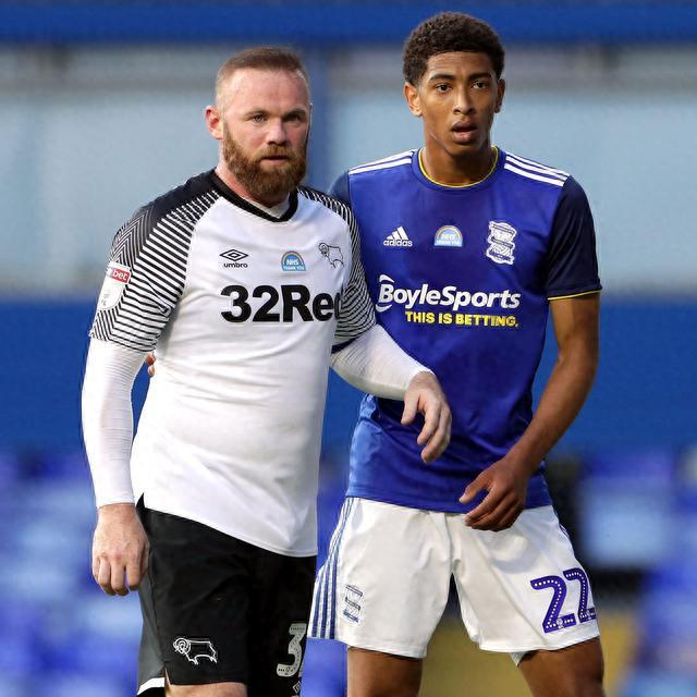 克罗斯评历史最佳11人：C罗左边锋，梅西前腰，马尔蒂尼入选