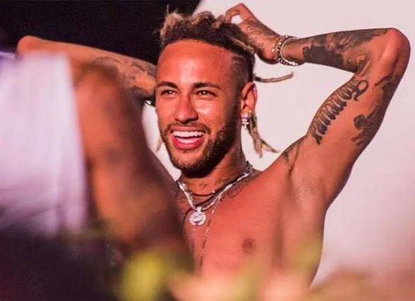 阿莱格里31场米兰和都灵德比取胜19场，仅输5场