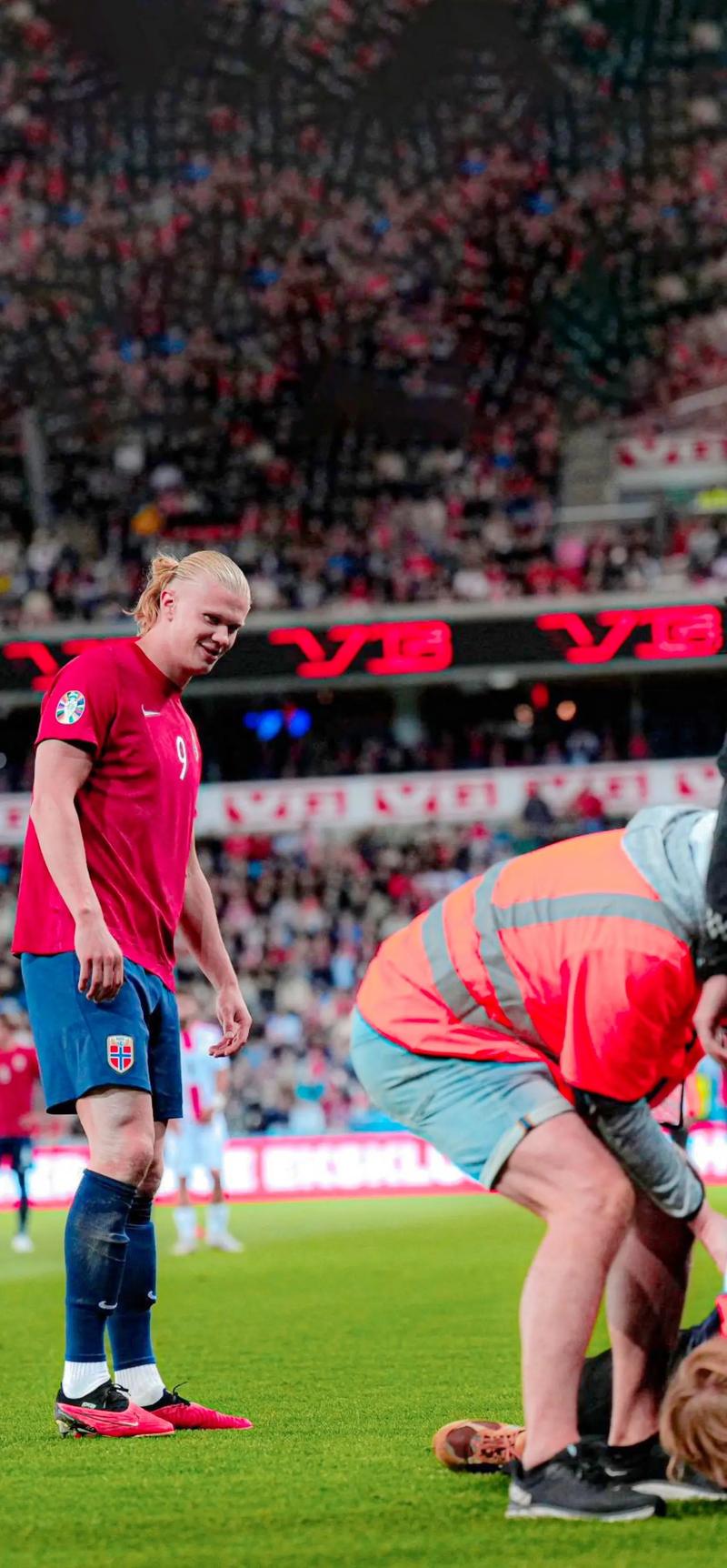 德转评2025年度奇迹：库拉索进世界杯，曼联爆冷格林斯比（德转评2025足坛奇迹：库拉索挺进世界杯，曼联冷负格林斯比）