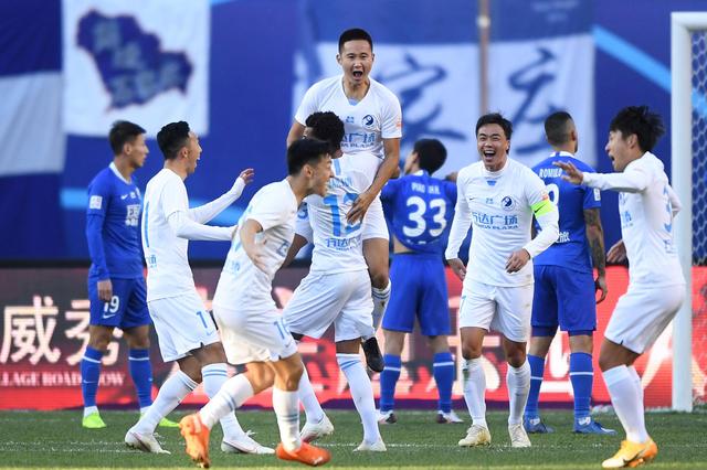 欧文连续突破得分，状态火热