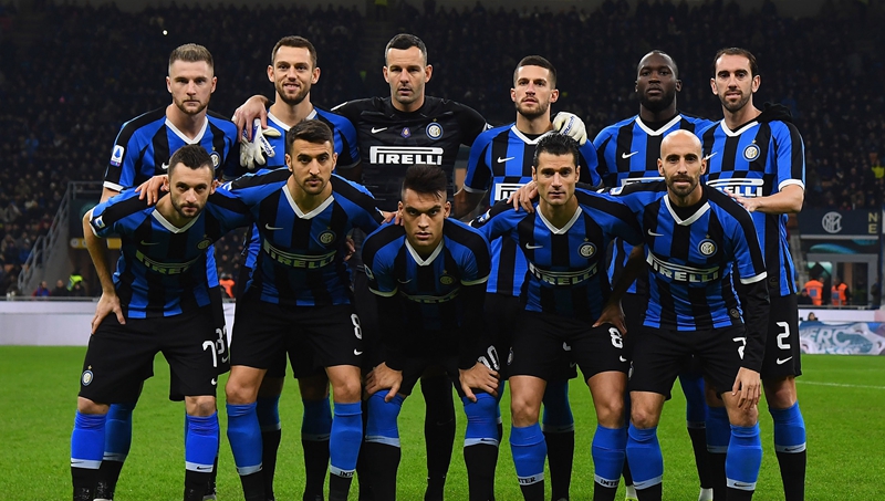 足球评论员如何分析比赛？（足球赛事解读：评论员的分析思路）