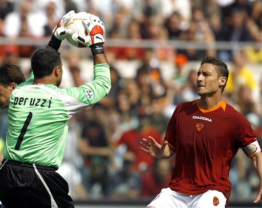 金彭贝：对我来说，在巴黎赢一座欧冠意义要大于在皇马赢五座（金彭贝：在我心中，为巴黎夺一座欧冠比在皇马拿五座更有意义）