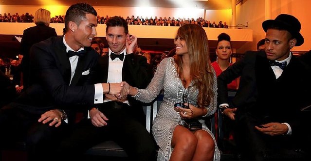 记者：明天青岛西海岸代理主帅毛雷尔携里切利参加赛前发布会