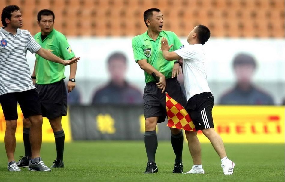 拜合拉木：打进两球很高兴，现在打什么队伍都有信心（拜合拉木梅开二度：如今面对任何对手都充满信心）