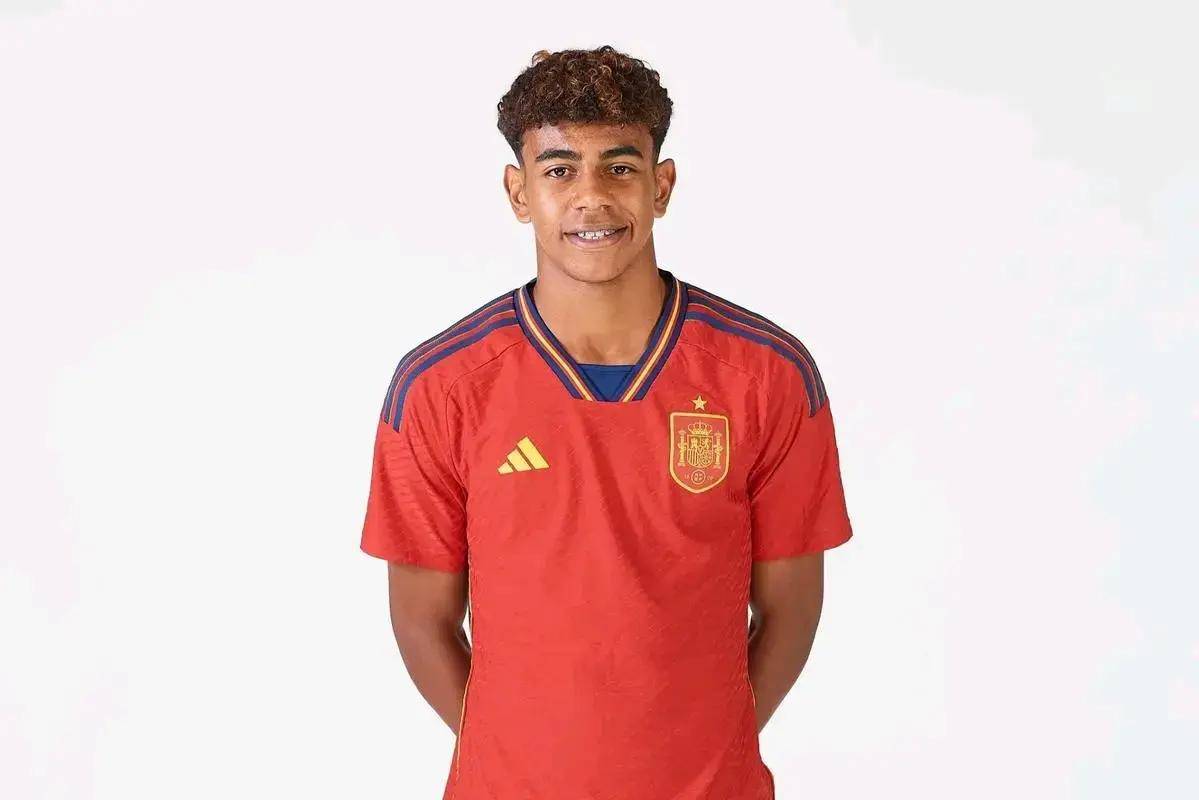 门将看呆：这也能进？